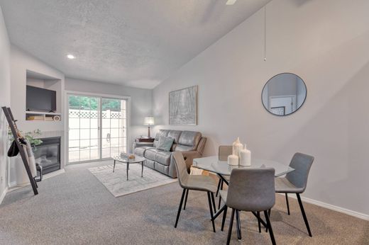 Townhouse in Meridian, Ada County