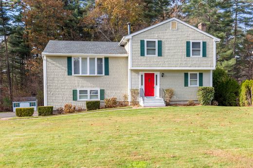 Detached House in Farmington, Hartford County