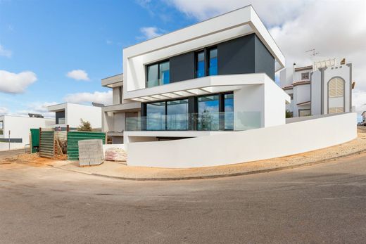 Mehrfamilienhaus in Lagoa, Distrito de Faro