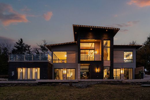 Detached House in Vaughan, Ontario