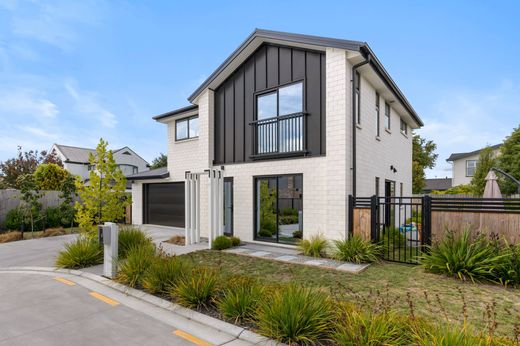 Detached House in Christchurch, Christchurch City