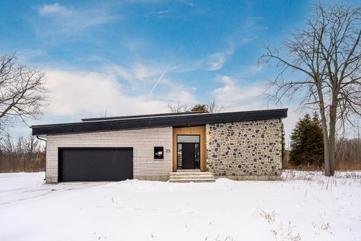 Val-Senneville, Abitibi-Témiscamingueの一戸建て住宅