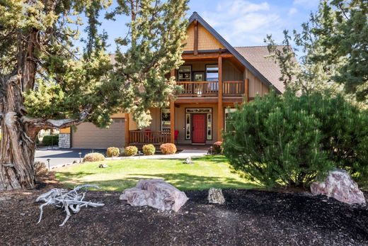 Luxury home in Redmond, Deschutes County