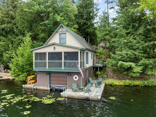 Luxury home in Woodgate, Oneida County