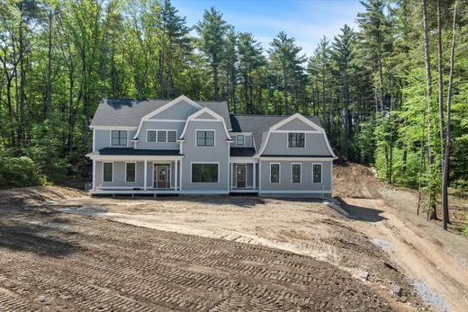 Detached House in Hopkinton, Middlesex County