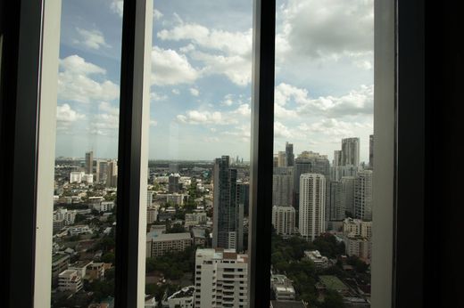 Khlong Toei, Bangkokのアパートメント