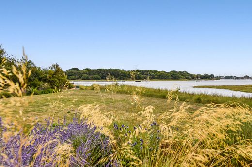 Detached House in Bosham, West Sussex