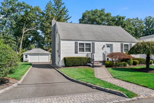 Detached House in Merrick, Nassau County