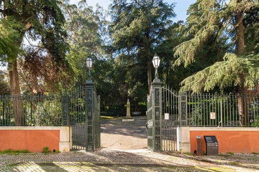 Detached House in Lisbon