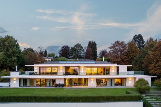 Detached House in Epalinges, Lausanne District