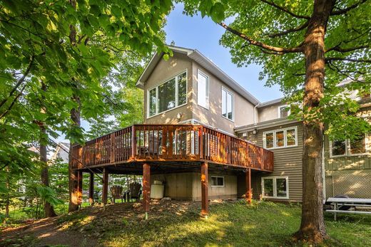 Detached House in Sutton, Montérégie