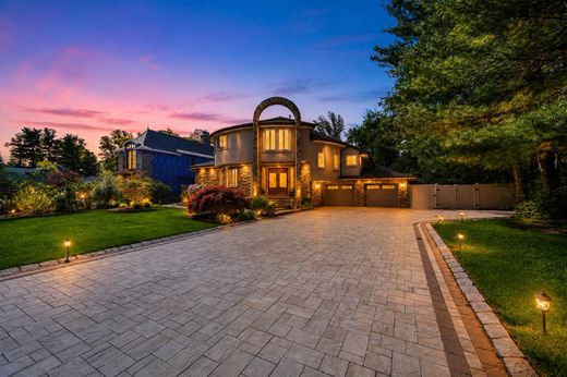 Detached House in Paramus, Bergen County