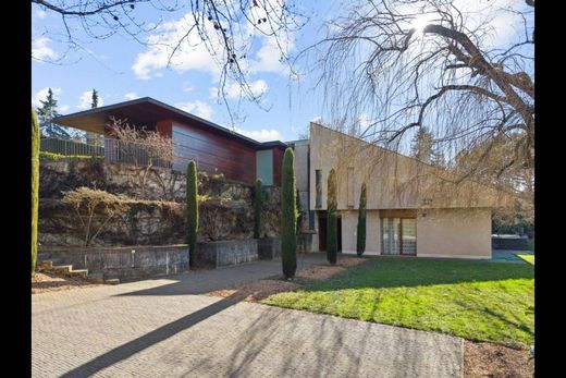 Detached House in Anières, Geneva