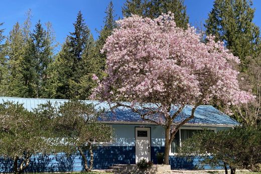 Detached House in Madeira Park, Sunshine Coast Regional District