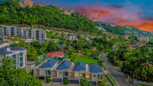 Kingston, Kingston Parishのタウンハウス