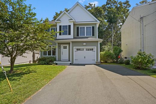 Detached House in Shelton, Fairfield County