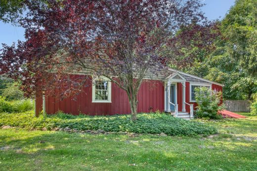 Detached House in Orient, Suffolk County