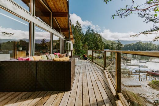 Luxury home in Garden Bay, British Columbia