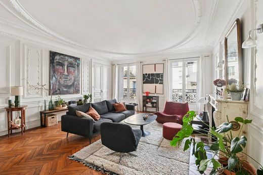 Apartment / Etagenwohnung in Champs-Elysées, Madeleine, Triangle d’or, Paris