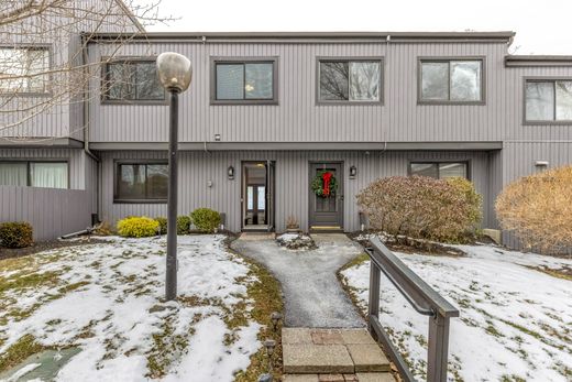 城市独宅  Poughkeepsie, Dutchess County