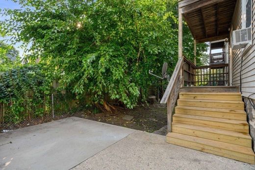 Daire Boston, Suffolk County