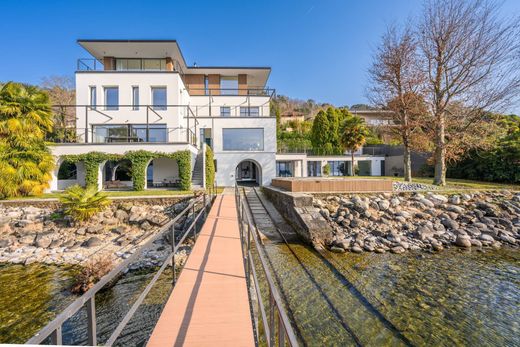 Villa Angera, Varese ilçesinde