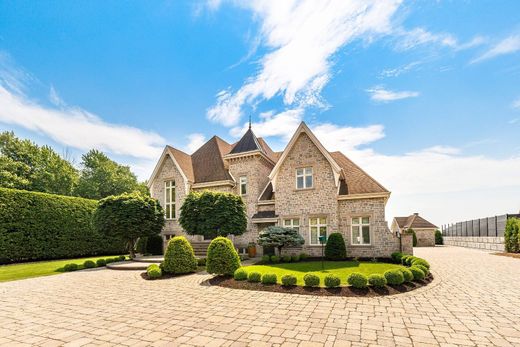 Maison individuelle en Vente à Sainte-Marthe-sur-le-Lac