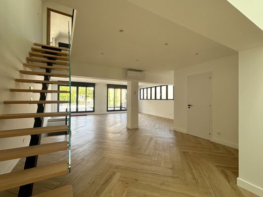 Detached House in Orléans, Loiret