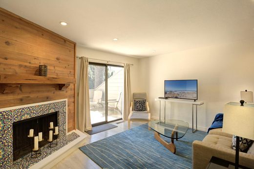 Apartment / Etagenwohnung in Monterey, Monterey County