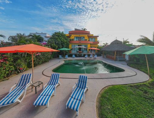 Einfamilienhaus in Manzanillo, Colima