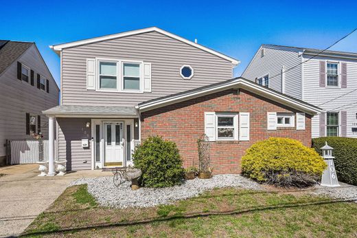 Detached House in Keyport, Monmouth County