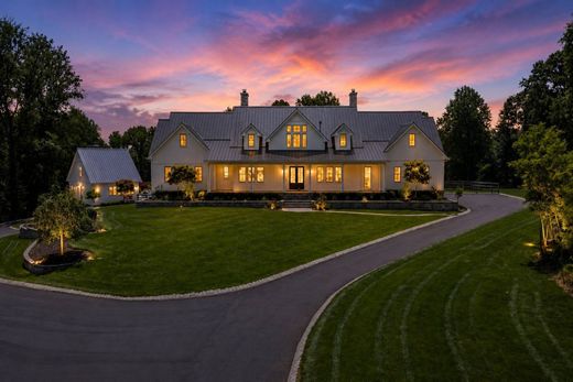 Detached House in Colts Neck, Monmouth County
