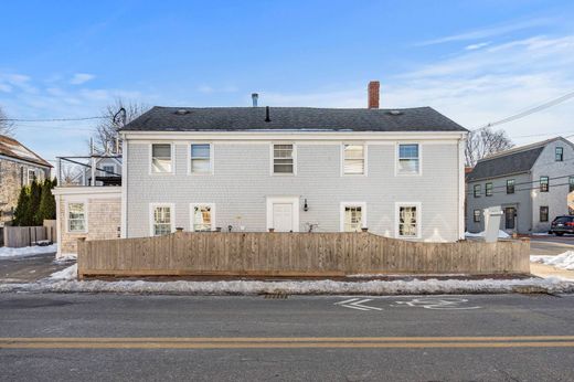 Apartment / Etagenwohnung in Newburyport, Essex County