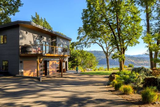 Luxury home in White Salmon, Klickitat County