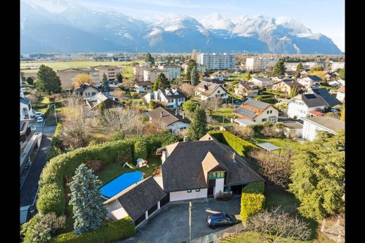 Detached House in Aigle, Aigle District