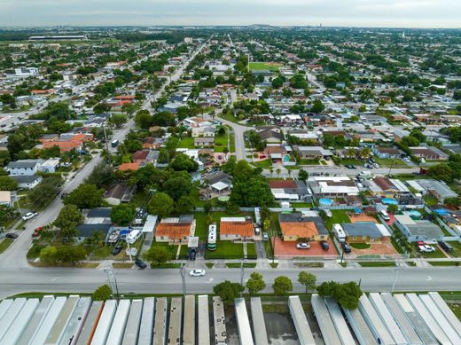 Hialeah, Miami-Dade Countyの一戸建て住宅