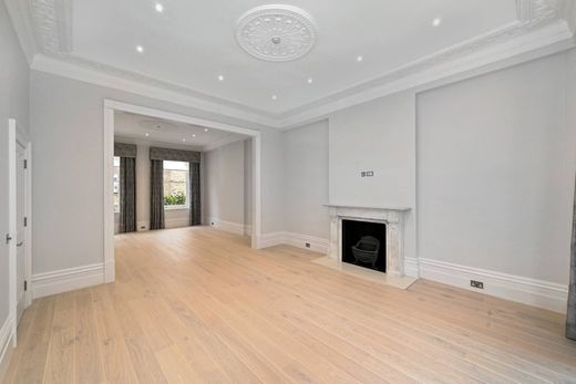 Semidetached House in London, Greater London