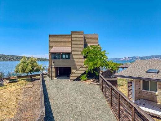 独立式房屋  出售 Kelseyville
