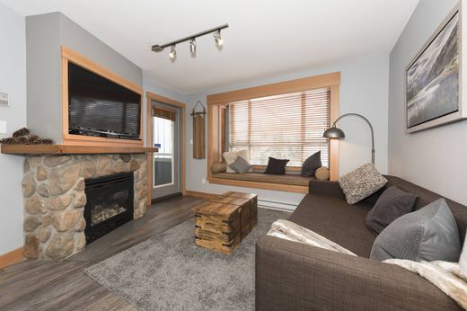 Apartment in Whistler Village, Squamish-Lillooet Regional District
