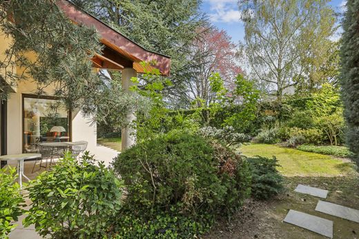 Detached House in Caluire-et-Cuire, Rhône