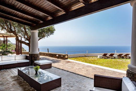 Villa a Forio, Napoli