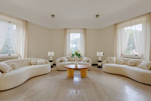 Apartment / Etagenwohnung in Rom, Latium