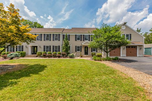 Detached House in Whitehouse Station, Hunterdon County