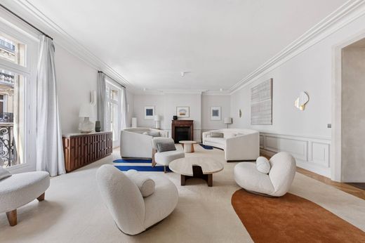 Apartment / Etagenwohnung in Champs-Elysées, Madeleine, Triangle d’or, Paris