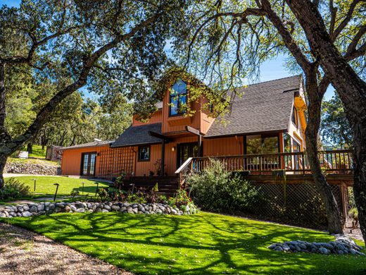 Dom jednorodzinny w Carmel Valley, Monterey County
