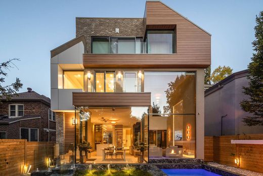 Detached House in Toronto, Ontario