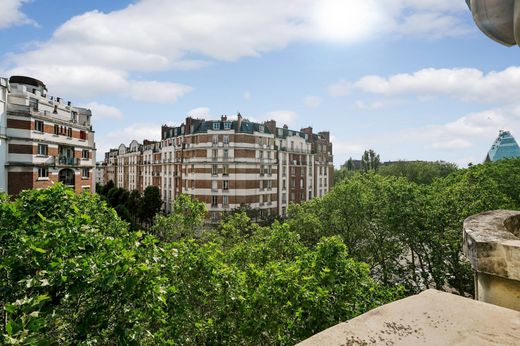Apartment in Motte-Picquet, Commerce, Necker, Paris