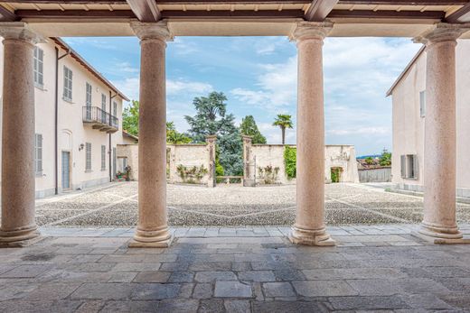 Appartement à Arona, Novare