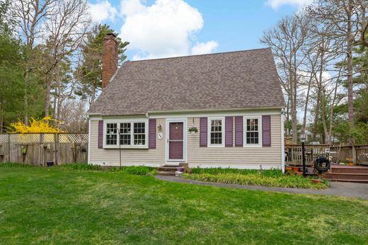 Detached House in East Falmouth, Barnstable County