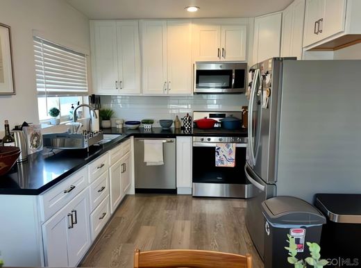 ﺷﻘﺔ ﻓﻲ Encinitas, مقاطعة سان دييغو، كاليفورنيا